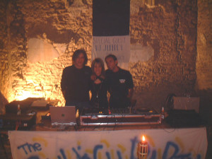 DJ2